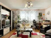 Proprietate cu 2 case de vanzare in cartier Nufarul, Oradea 