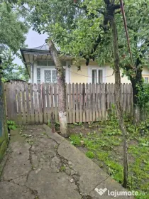 Casa cu 3100mp teren drept zona frumoasa la Zaicesti