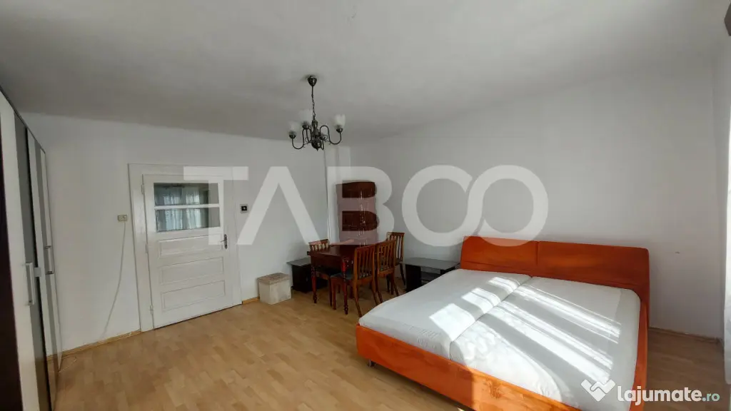 Apartament la casa de vanzare 2 camere curte 140 mp zona Tur - Sibiu (Sibiu)
