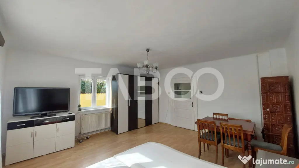 Apartament la casa de vanzare 2 camere curte 140 mp zona Tur - Sibiu (Sibiu)