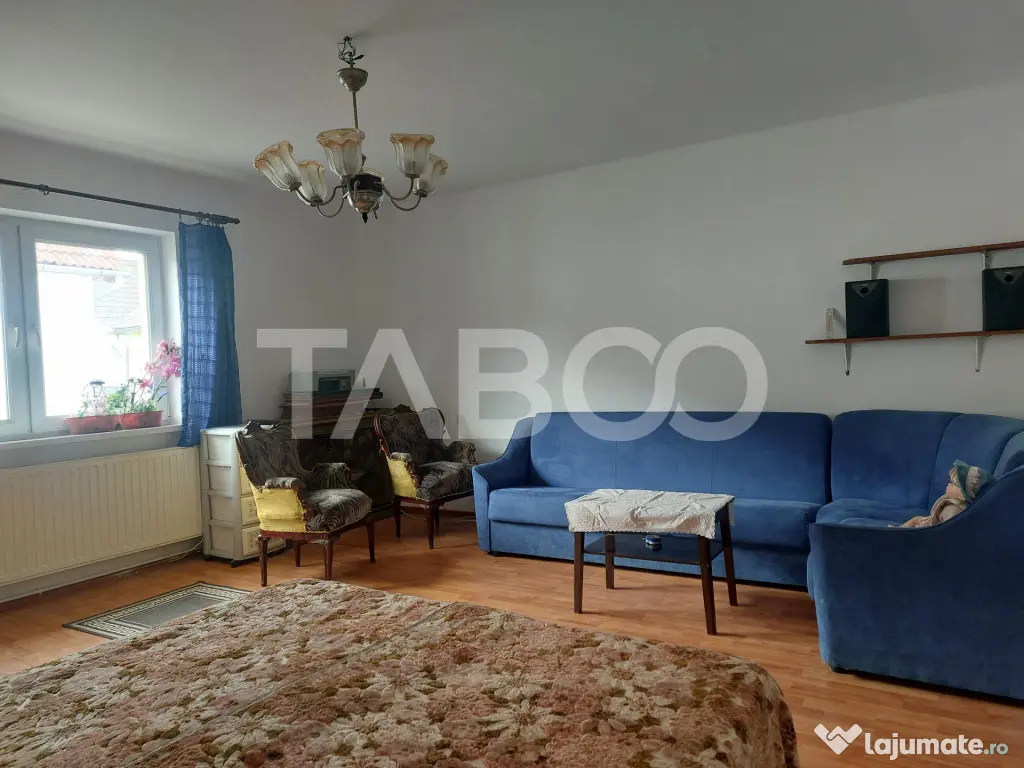 Casa mica 3 dormitoare curte mica 60 mp zona Lupeni Sibiu - Sibiu (Sibiu)