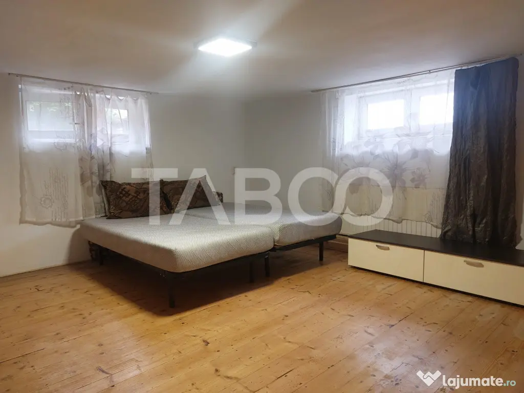 Casa mica 3 dormitoare curte mica 60 mp zona Lupeni Sibiu - Sibiu (Sibiu)