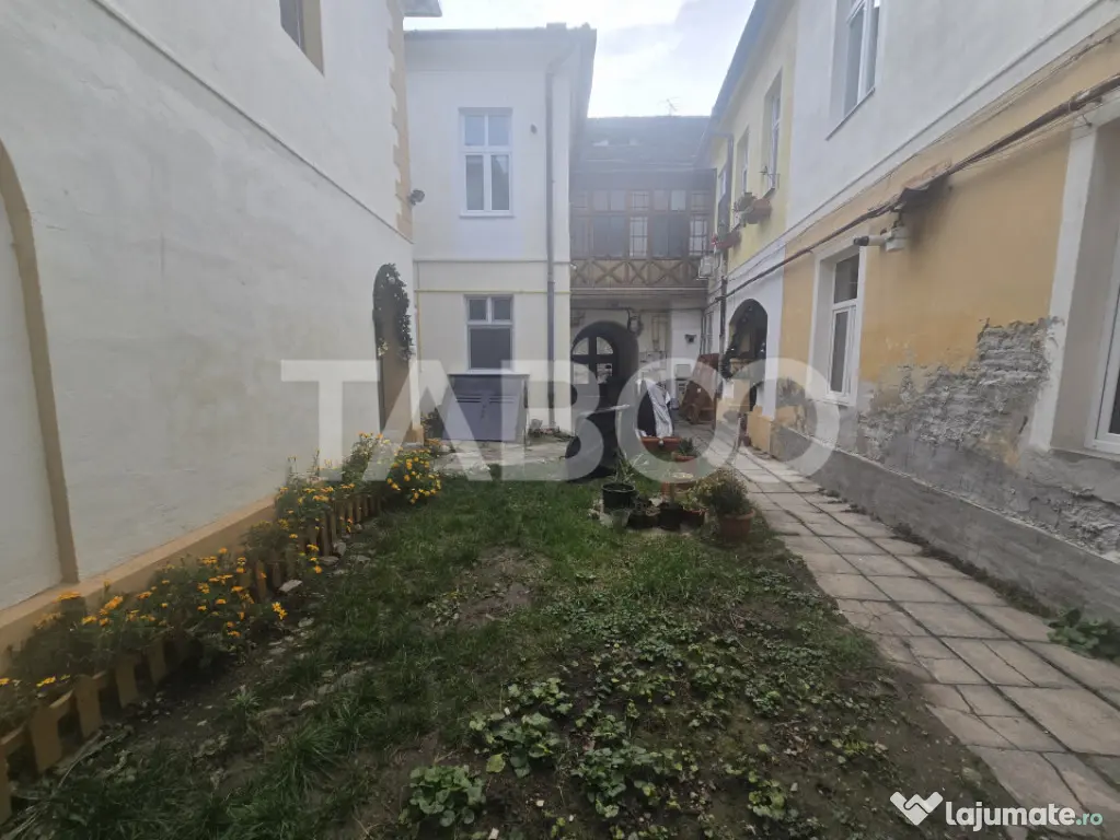 Apartament de vanzare 3 camere 2 bai Centrul Istoric Sibiu C - Sibiu (Sibiu)