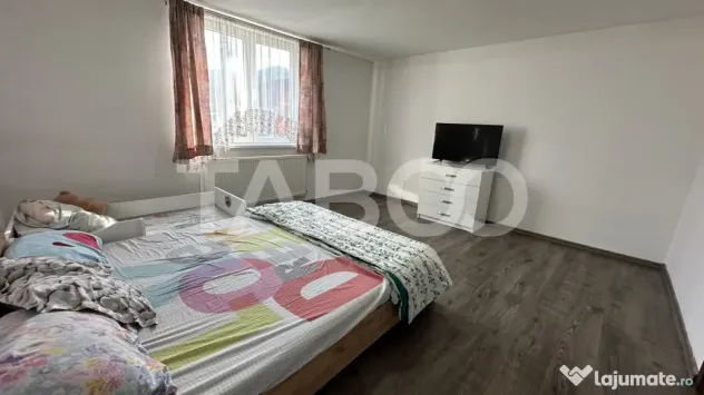 Casa individuala 4 camere cu intrare de la 2 strazi Poplaca - Poplaca (Sibiu)