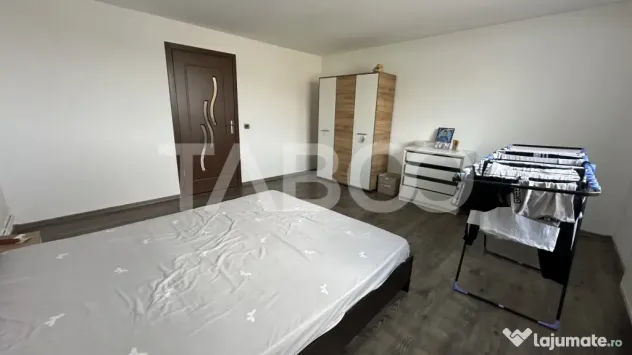 Casa individuala 4 camere cu intrare de la 2 strazi Poplaca - Poplaca (Sibiu)