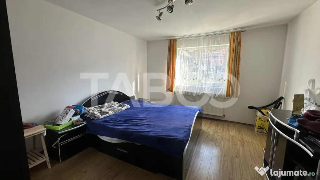 Casa individuala 4 camere cu intrare de la 2 strazi Poplaca - Poplaca (Sibiu)