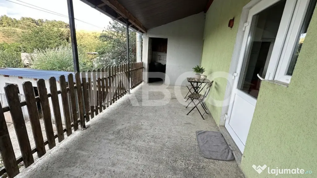 Casa individuala 4 camere cu intrare de la 2 strazi Poplaca - Poplaca (Sibiu)