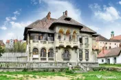 Vila interbelica isi asteapta cu speranta tacuta noul propri 