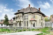 Vila interbelica isi asteapta cu speranta tacuta noul propri 