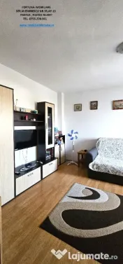 Apartament 2 camere dec.cu potential de recompartimentare,Cl.Romanului 