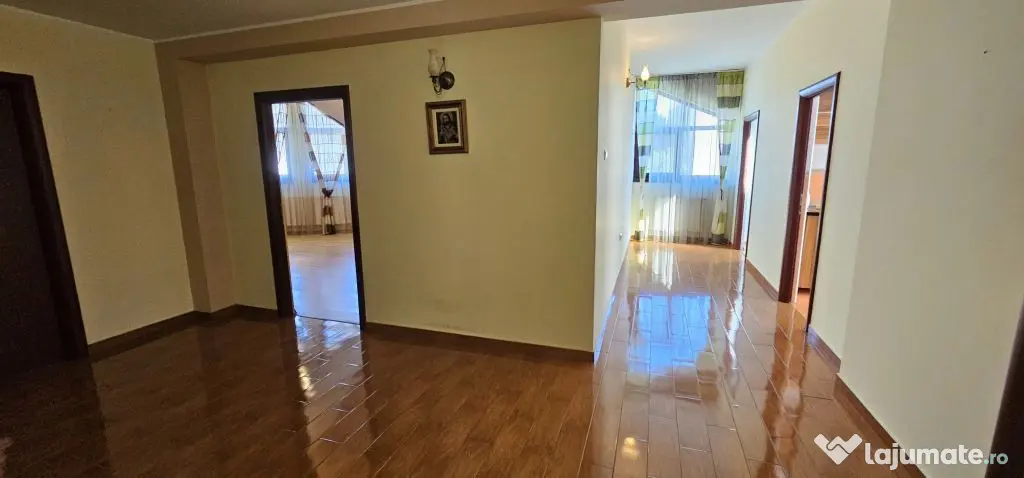 Spațiu - apartament 5 camere de închiriat – 160 mp - Micro 20 – zona BKO - Galati (Galati)