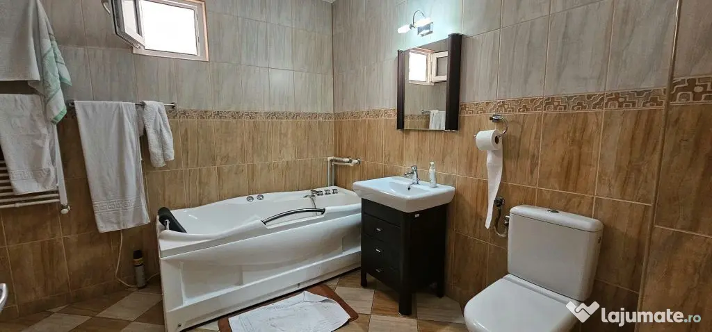 Spațiu - apartament 5 camere de închiriat – 160 mp - Micro 20 – zona BKO - Galati (Galati)