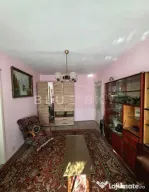 Apartament 3 camere situat in Zona KM 4-5