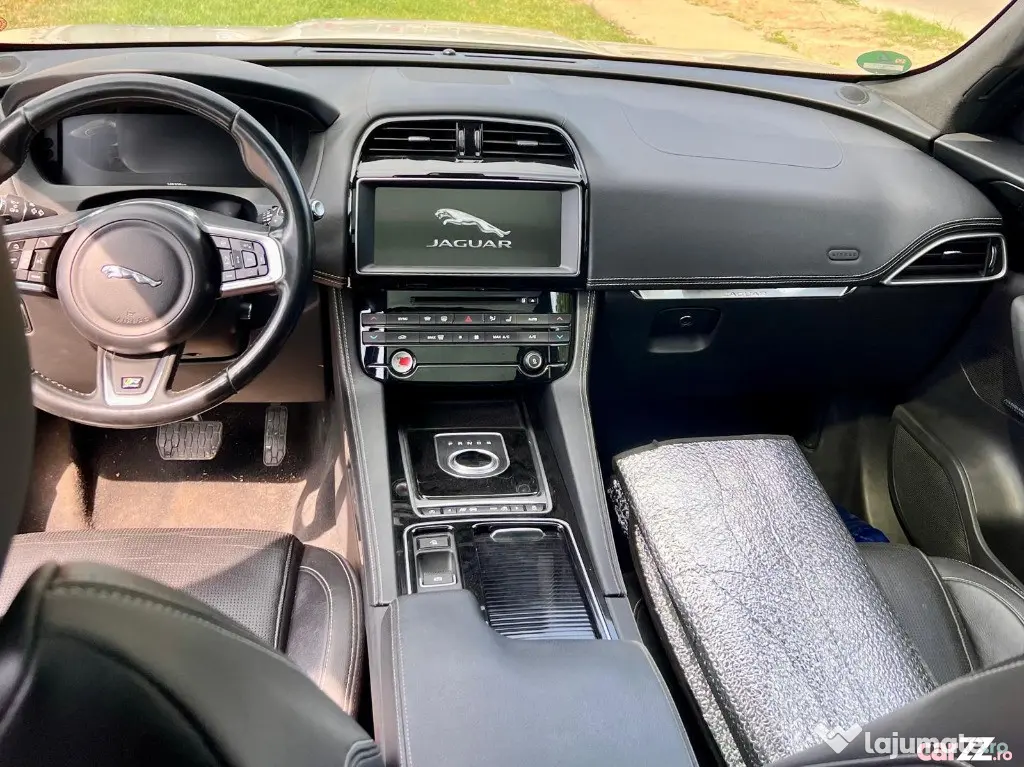 Jaguar F-Pace 3.0 R-SPORT AWD 300 - Calan (Hunedoara)