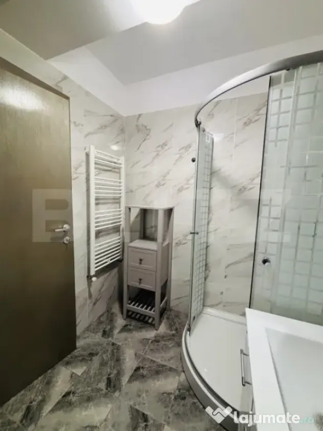 Apartament 3 camere, 2 băi, 2 balcoane, parcare și boxă | - Brasov (Brasov)