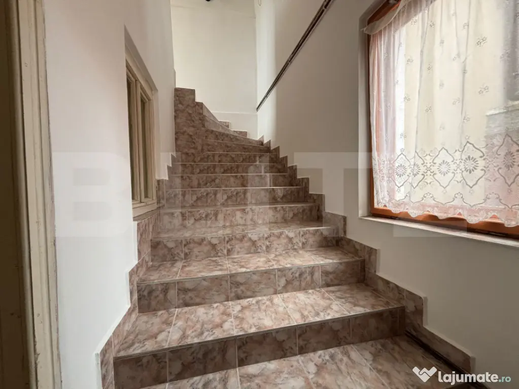 Casa individuala de vanzare in Rogerius - Oradea (Bihor)