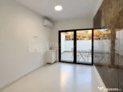 Cameră individuală cu terasa proprie în salon, aer condiționat, modern 