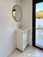 Cameră individuală cu terasa proprie în salon, aer condiționat, modern 