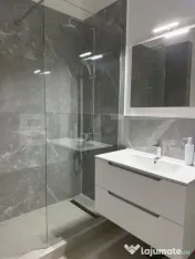 Apartament cu 2 camere, 40 mp, parcare, zona Eroilor 