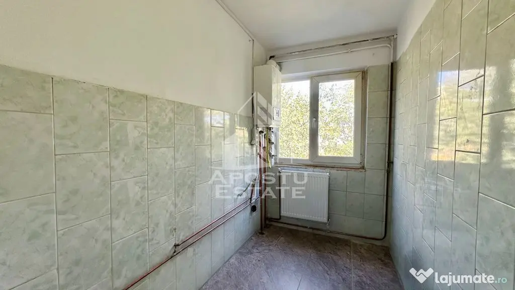Apartament cu 3 camere si boxa, centrala proprie, Dacia - Timisoara (Timis)
