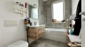 Apartament de vanzare cu 3 camere, etajul intai, Dumbravita