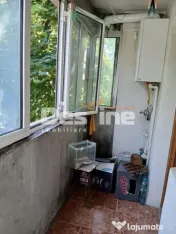 Apartament de vanzare zona centrala etaj 2/8 cu lift