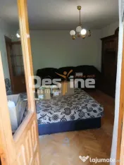 Apartament de vanzare zona centrala etaj 2/8 cu lift