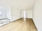 Duplex cu 3 camere despartit prin camera tehnica - acces rap