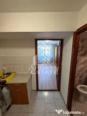 Garsoniera de vanzare renovata, etaj 3, zona Buziasului, Timisoara 