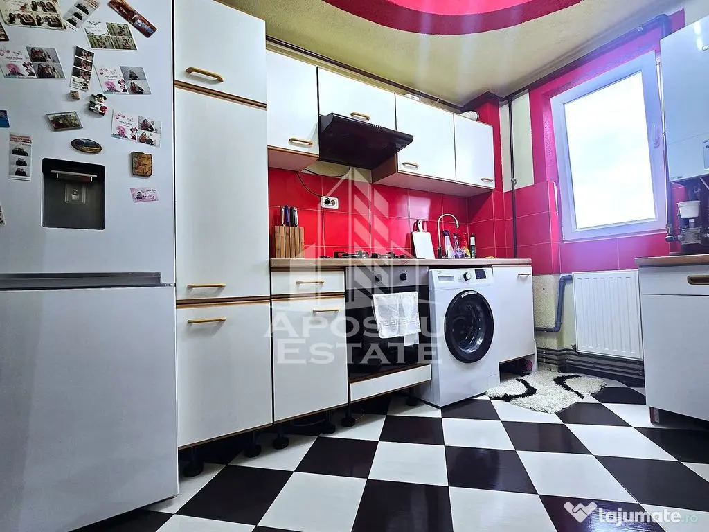 Apartament 3 camere decomandat, etaj 4/4 negociabil - Arad (Arad)