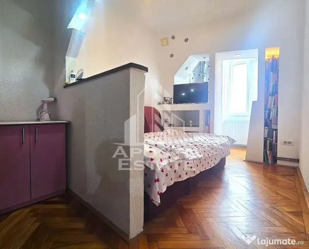 Apartament 3 camere decomandat, etaj 4/4 negociabil - Arad (Arad)