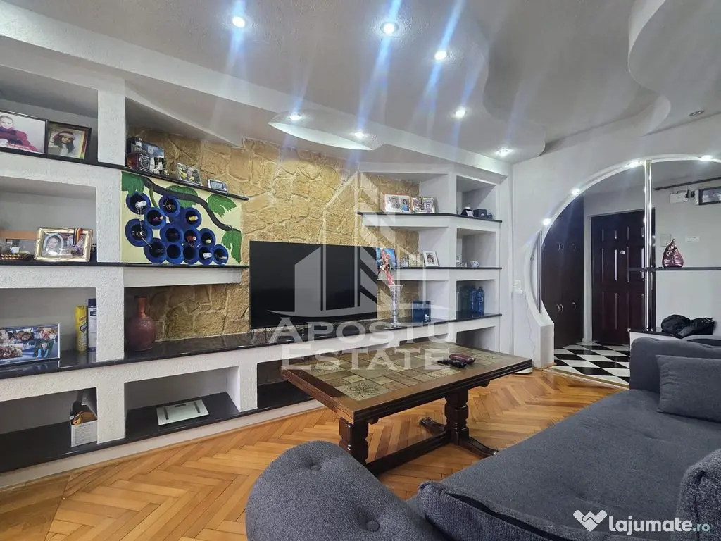 Apartament 3 camere decomandat, etaj 4/4 negociabil - Arad (Arad)