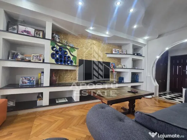 Apartament 3 camere decomandat, etaj 4/4 negociabil - Arad (Arad)