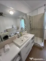 Cladire cu 4 apartamente si sala de evenimente ptr 60 persoane 