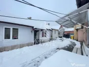 Casa la curte comuna - zona UTA 