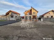 Casă spațioasă 320 mp, teren 1207 mp, central în Pesac 