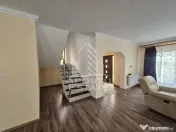 Casă spațioasă 320 mp, teren 1207 mp, central în Pesac 