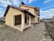Casă spațioasă 320 mp, teren 1207 mp, central în Pesac 
