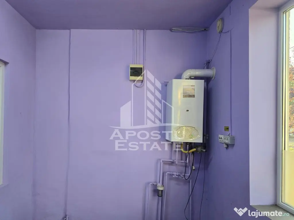 Spatiu comercial, cu locuinta, in Curtici - Curtici (Arad)