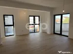 Apartament 2 camere ,decomandat, etaj 1, lift, tractorul no