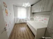 Apartament decomandat- 3 camere cu loc de parcare in Avantga 