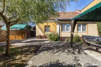 Casă cu 4 camere de închiriat în zona Gradiste