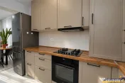 Apartament nou, 3 camere, echipat, balcon, etaj2, parcare su
