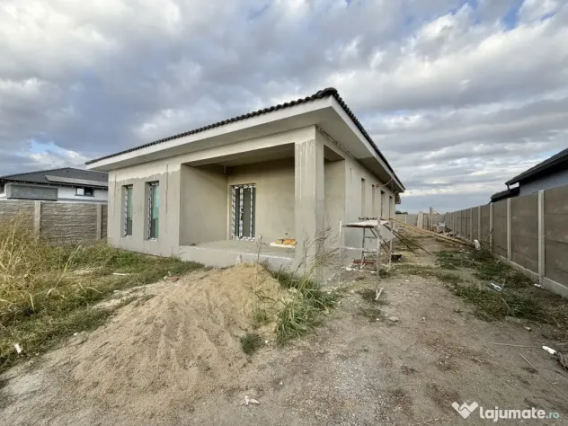 Casa individuala, 4 camere, 100mp utili, 533mp teren in Sanm - Sanmihaiu Roman (Timis)