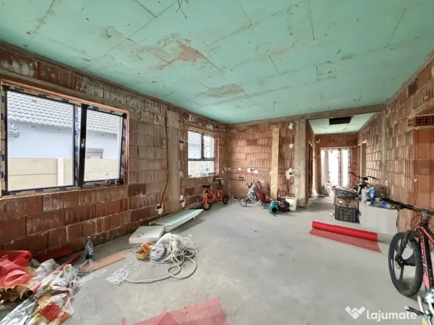 Casa individuala, 4 camere, 100mp utili, 533mp teren in Sanm - Sanmihaiu Roman (Timis)