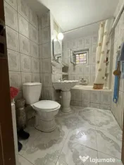 Apartament cu 3 camere, decomandat, 95 mp, parter - Giroculu 