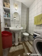Apartament cu 3 camere, decomandat, 95 mp, parter - Giroculu 