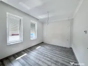 Apartament 2 camere, decomandat, 53mp utili, 30mp curte in G