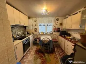 Apartament spatios, 3 camere, cu boxa pentru depozitare si g 