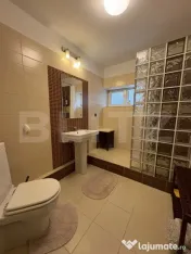Casa 4 camere, 213mp, curte, zona Dambul Rotund